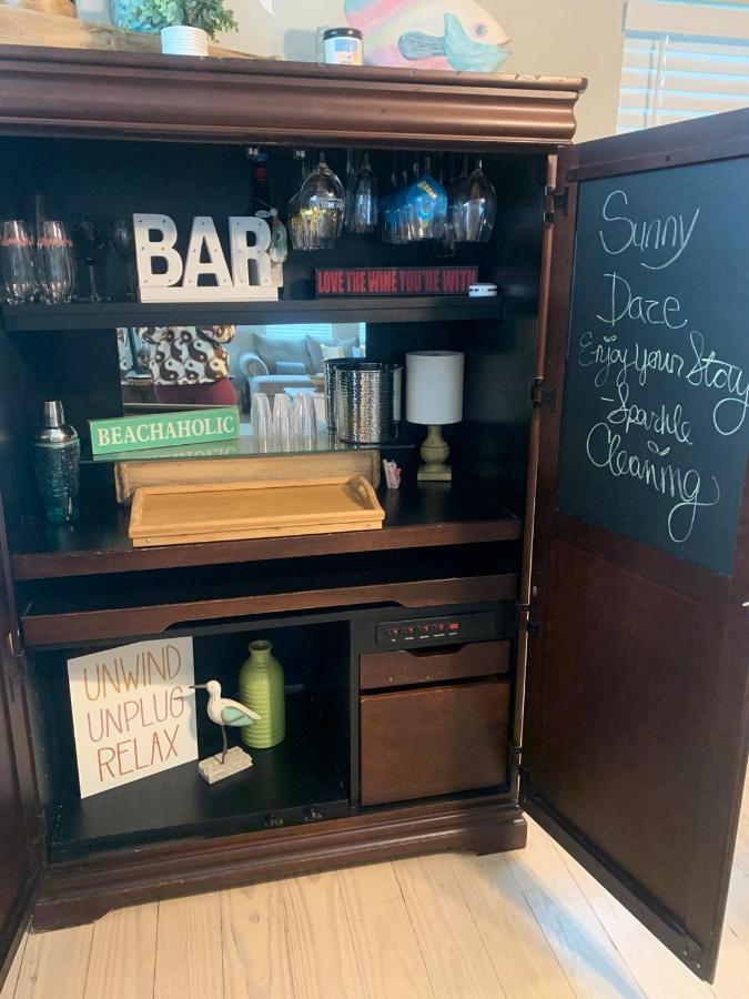 Sunny Daze Walk To Beach 2 Decks Pet Friendly Has A Mini Bar ガルベストン エクステリア 写真